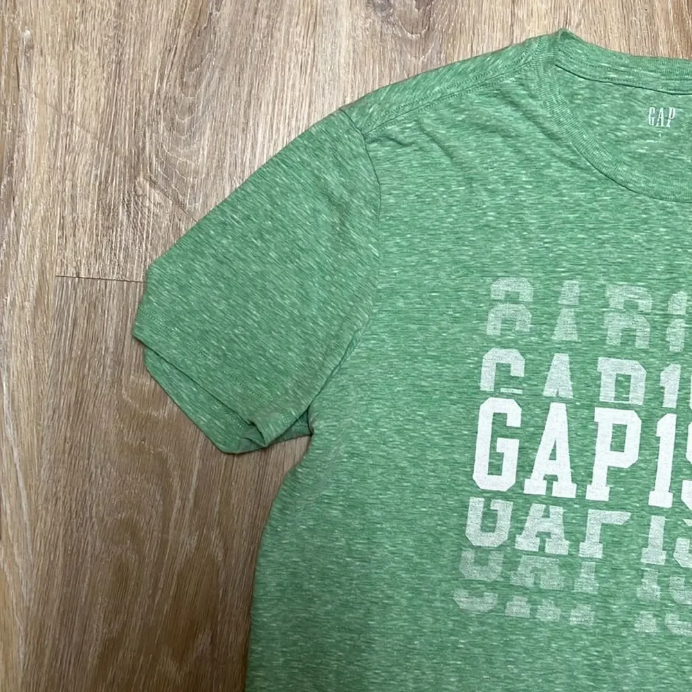 Nwot Gap Youth Green Logo Short Sleeved Tee Shirt. Size Small